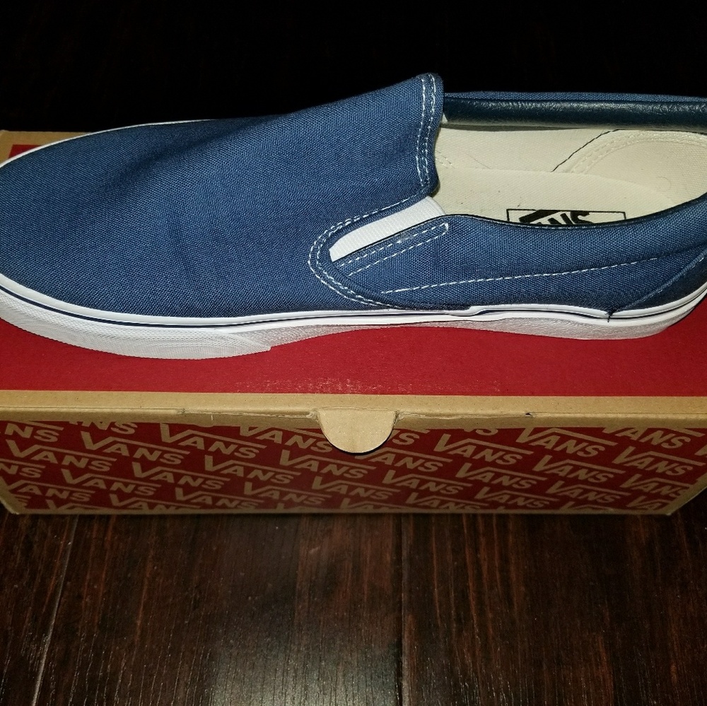 Navy Vans slip-ons
