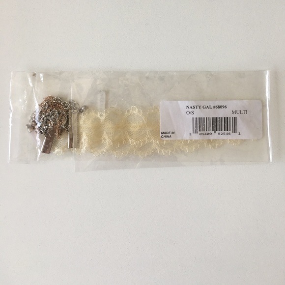 Nasty gal lace and layered choker - Picture 2 of 3