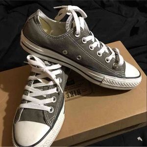 Converse women size 7