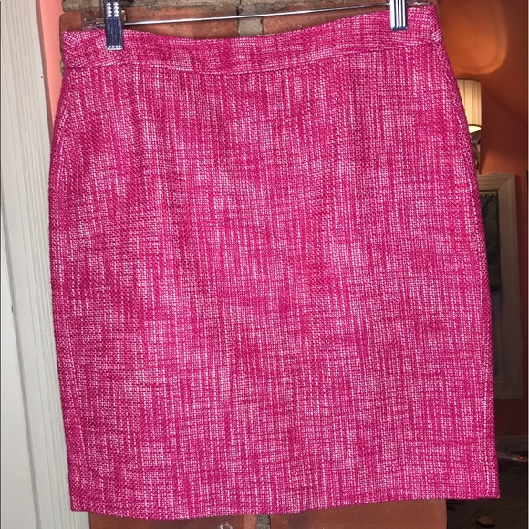 Banana Republic Size 6, Hot Pink Pencil Skirt! - Picture 1 of 6