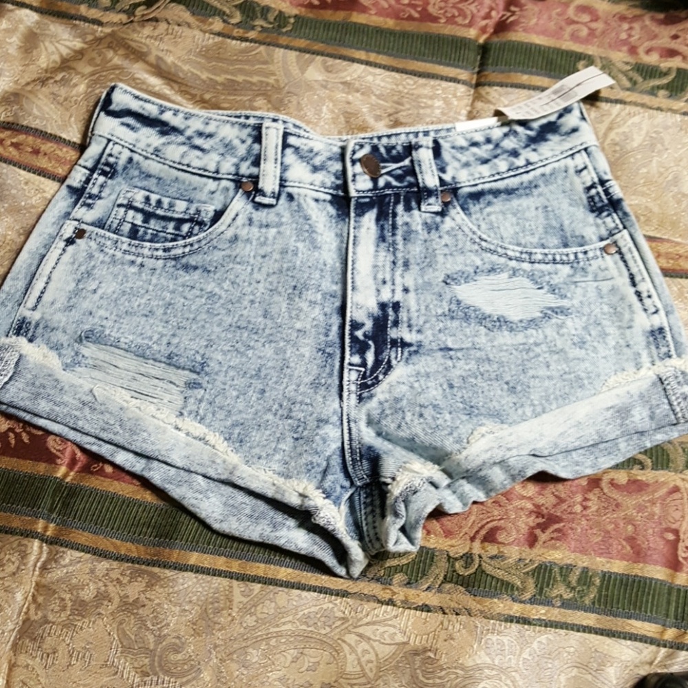 Kendall & Kylie short acid washdenim shorts NWT 23