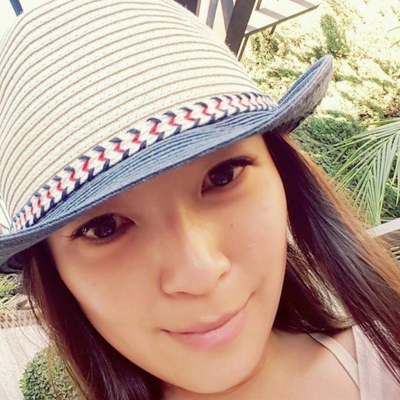 Meet your Posher, Yves - Picture 3 of 3