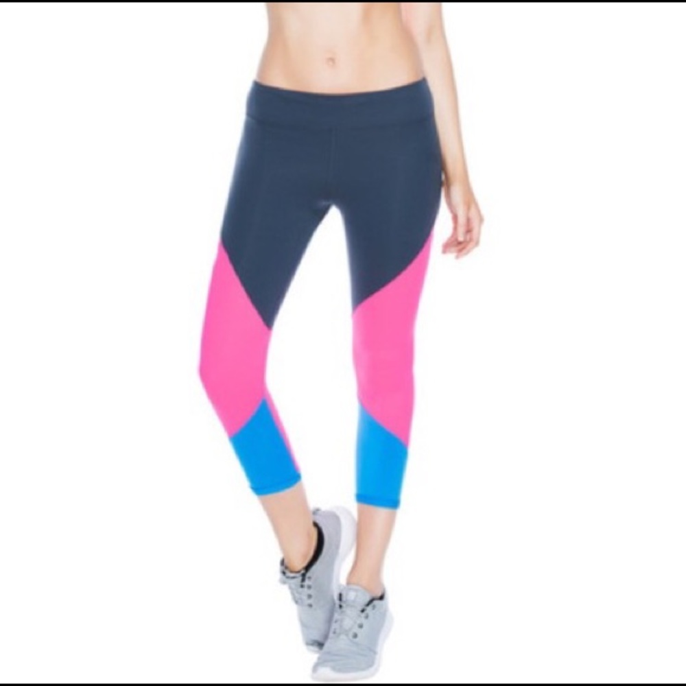 Lorna Jane Color Blocked Capri