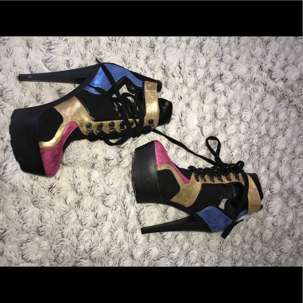 Multi color pump
