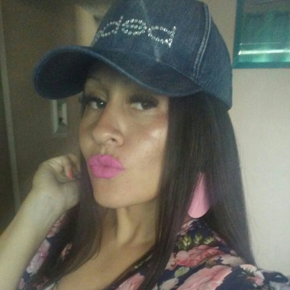 Meet your Posher, Cesi - Picture 2 of 4