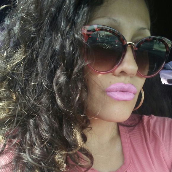 Meet your Posher, Cesi - Picture 3 of 4