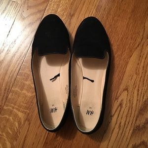Black H&M loafer flats