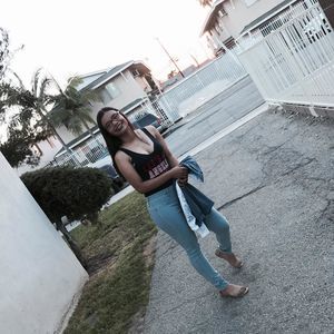 Meet your Posher, Gloria