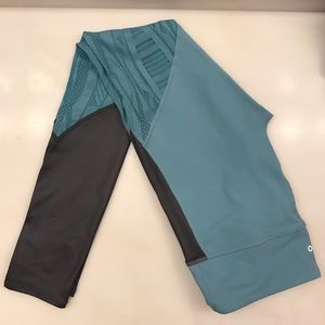Alo Yoga Vitality Leggings Agave