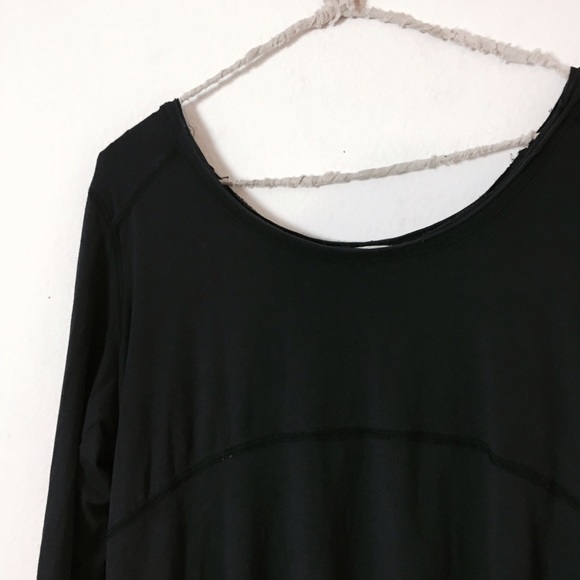 #82 Black Loose Long Sleeve - Picture 2 of 4