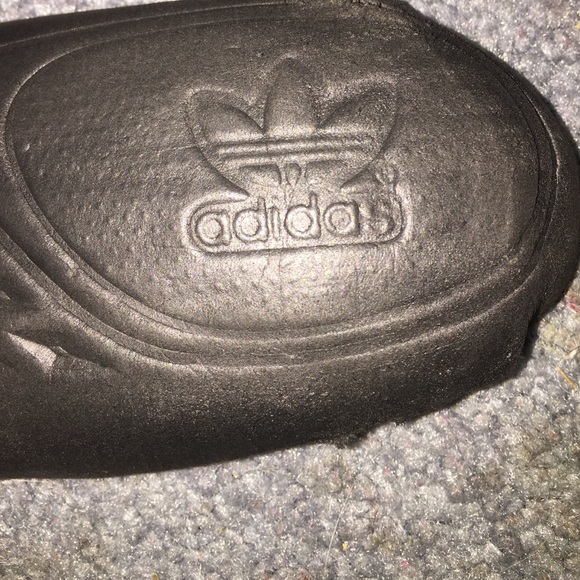 Adidas \
