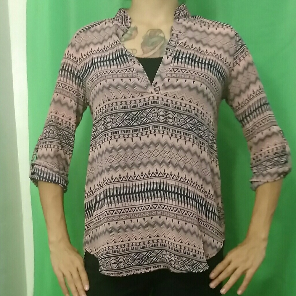 Light Pink Triangle Design