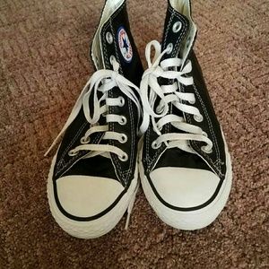 Black leather converse