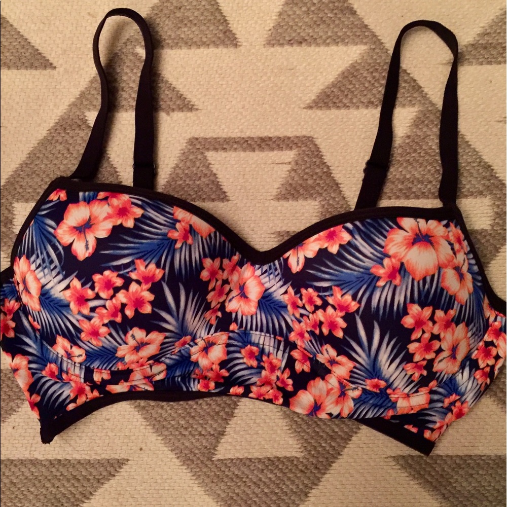 PINK Bralette Sports Bra Strappy Push Up Large