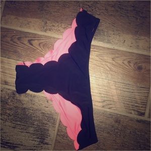 VS PINK black scalloped bikini bottoms XS
