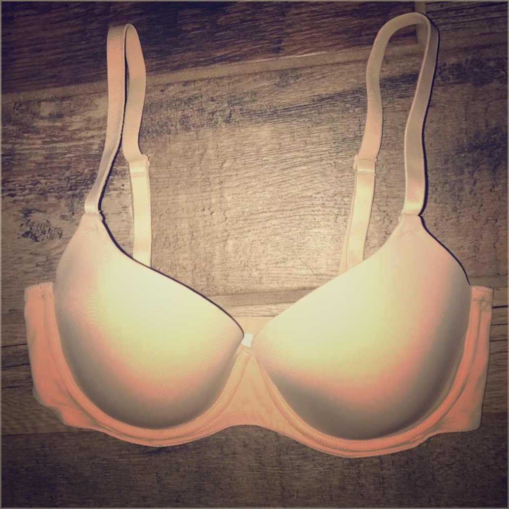 VS PINK wear everywhere Bra 36C (2 available)