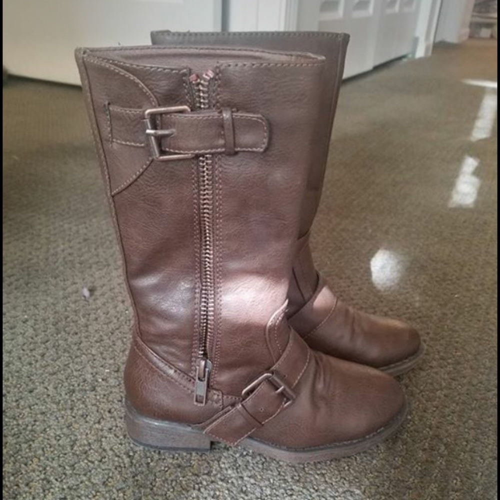 Brown boots girls size 11