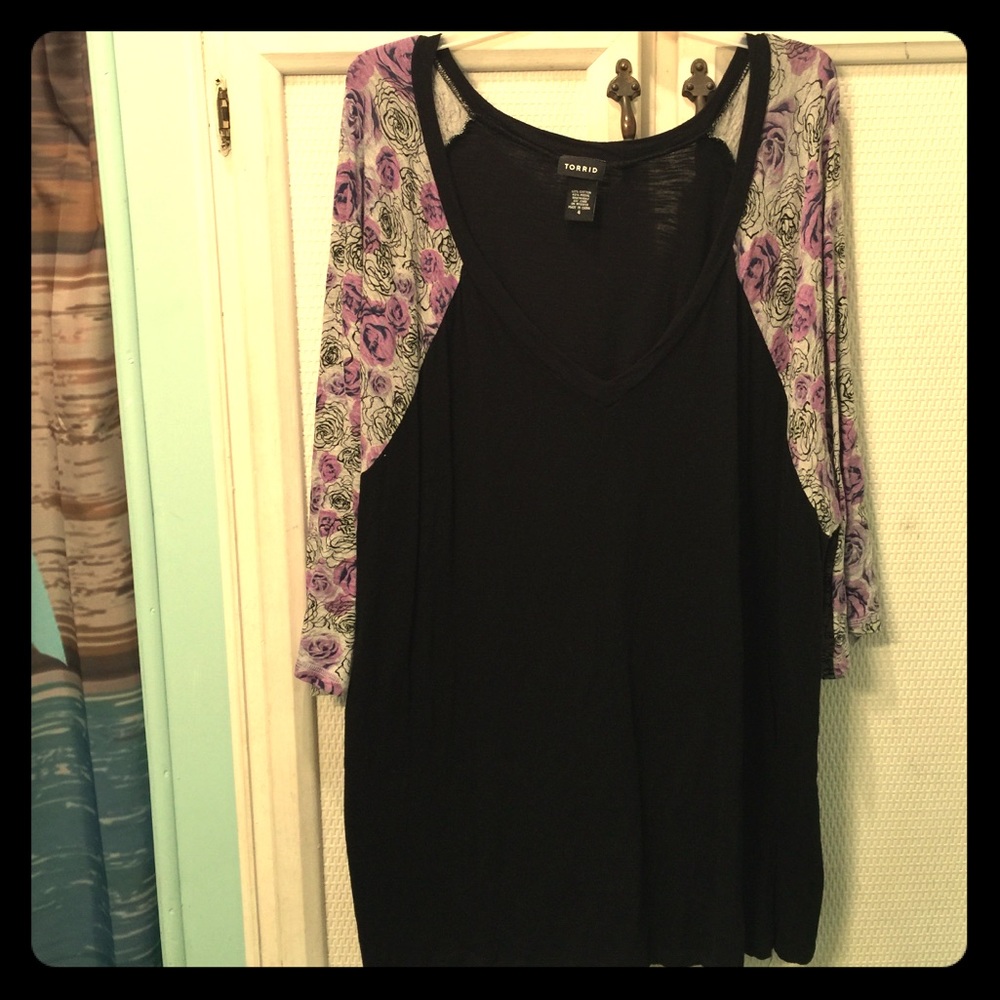 Flower sleeve blouse