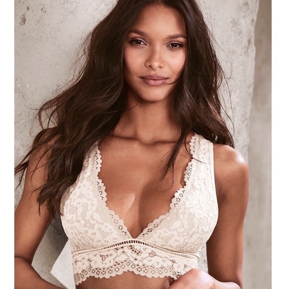 🆕 VS Deep V lace bralette - Picture 3 of 5