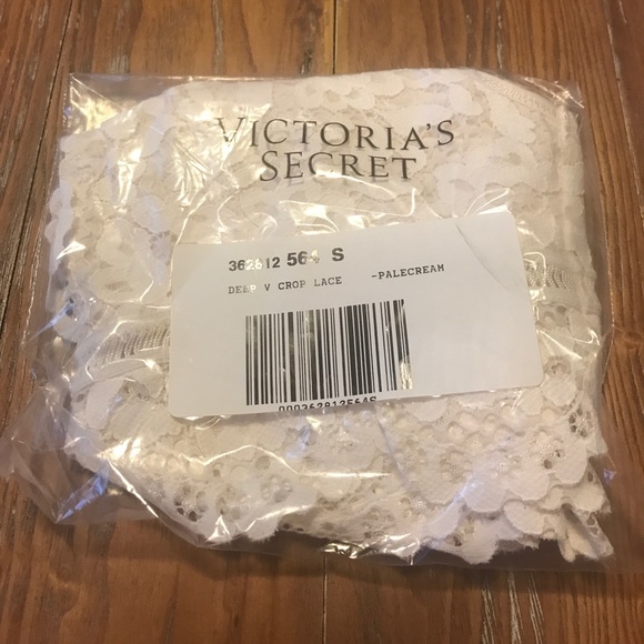 🆕 VS Deep V lace bralette - Picture 4 of 5