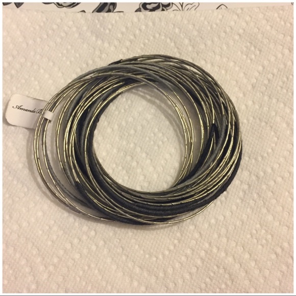 3-$15 Multi Interlocked Silver Plated Chunky Wire Bangle - Picture 4 of 6