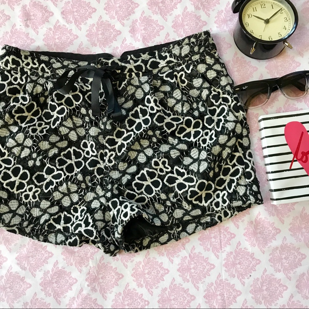 NWT H&M Embroidered Shorts