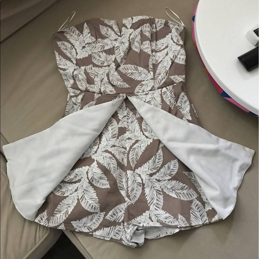 Summer time pattern romper.