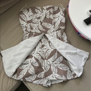 Summer time pattern romper.