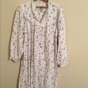 Lanz of Salzburg flannel gown size large