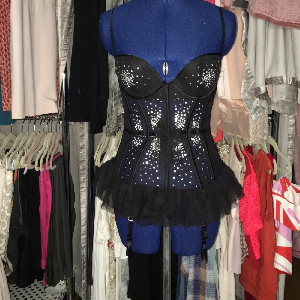 Never worn black corset size 34c