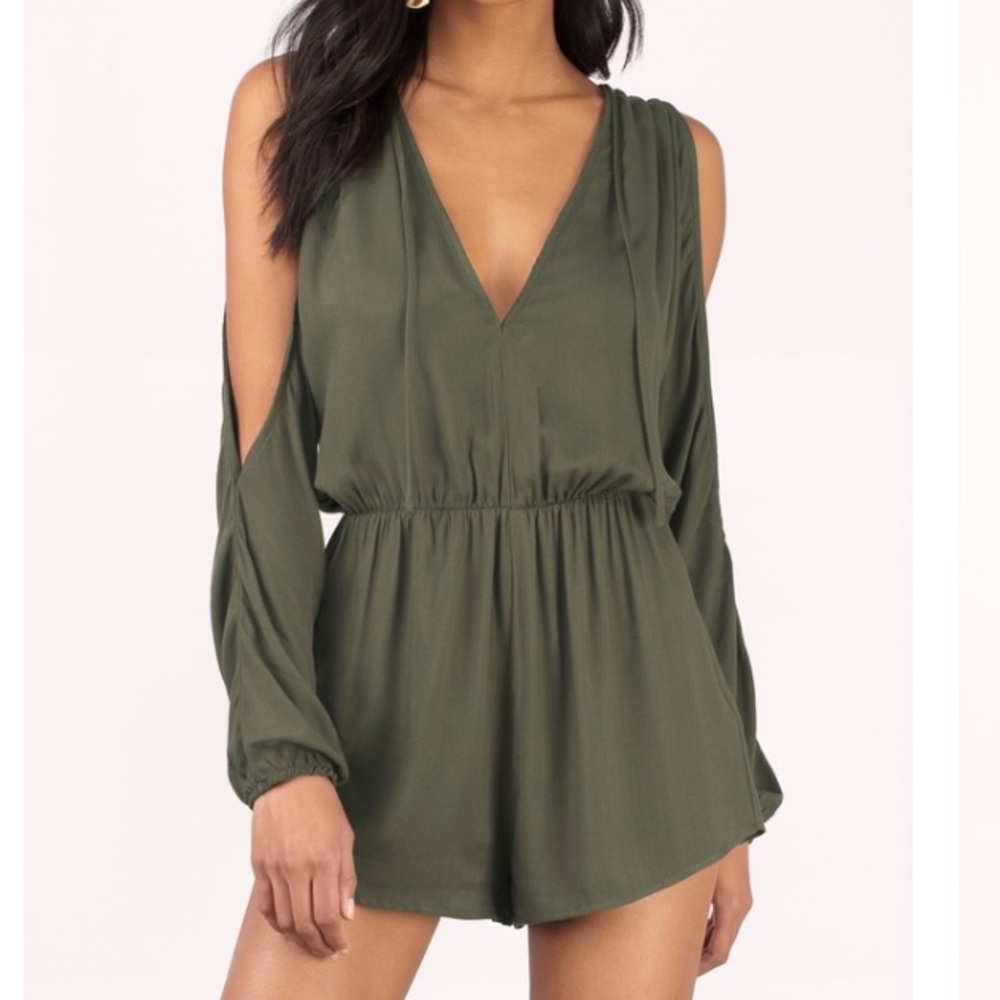 Tobi Long Sleeve Cutout V-neck Romper