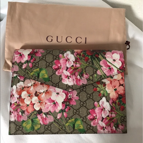 gucci bloom clutch