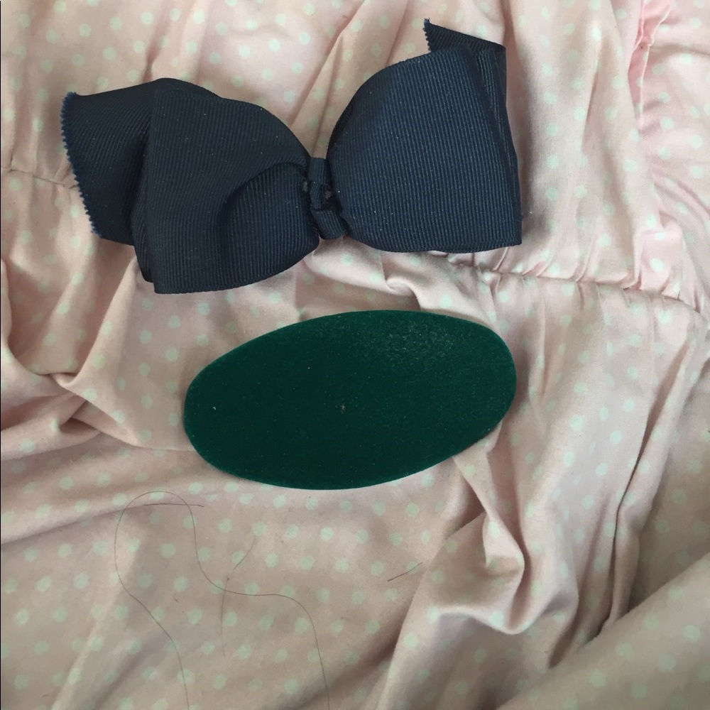 2 hair clips!!!!🌸🌸