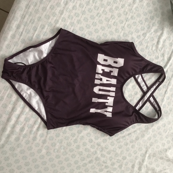 Woman swimsuit. - Picture 5 of 6