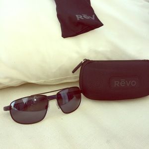 REVO Wraith sunglasses