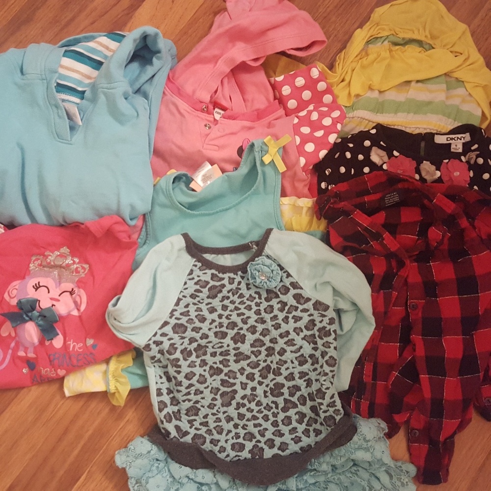 Bundle 8 pieces of girl clothes size 4-5 T