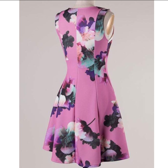 Sleeveless Orchid Purple Fit and Flare Dress. - Picture 3 of 4