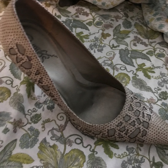 Shoes - Picture 3 of 4