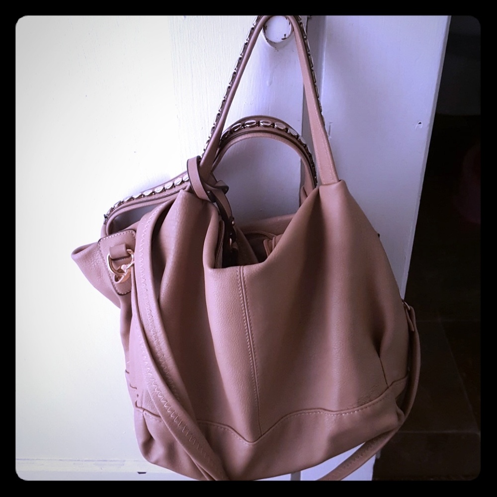 Super cute strappy tan purse!