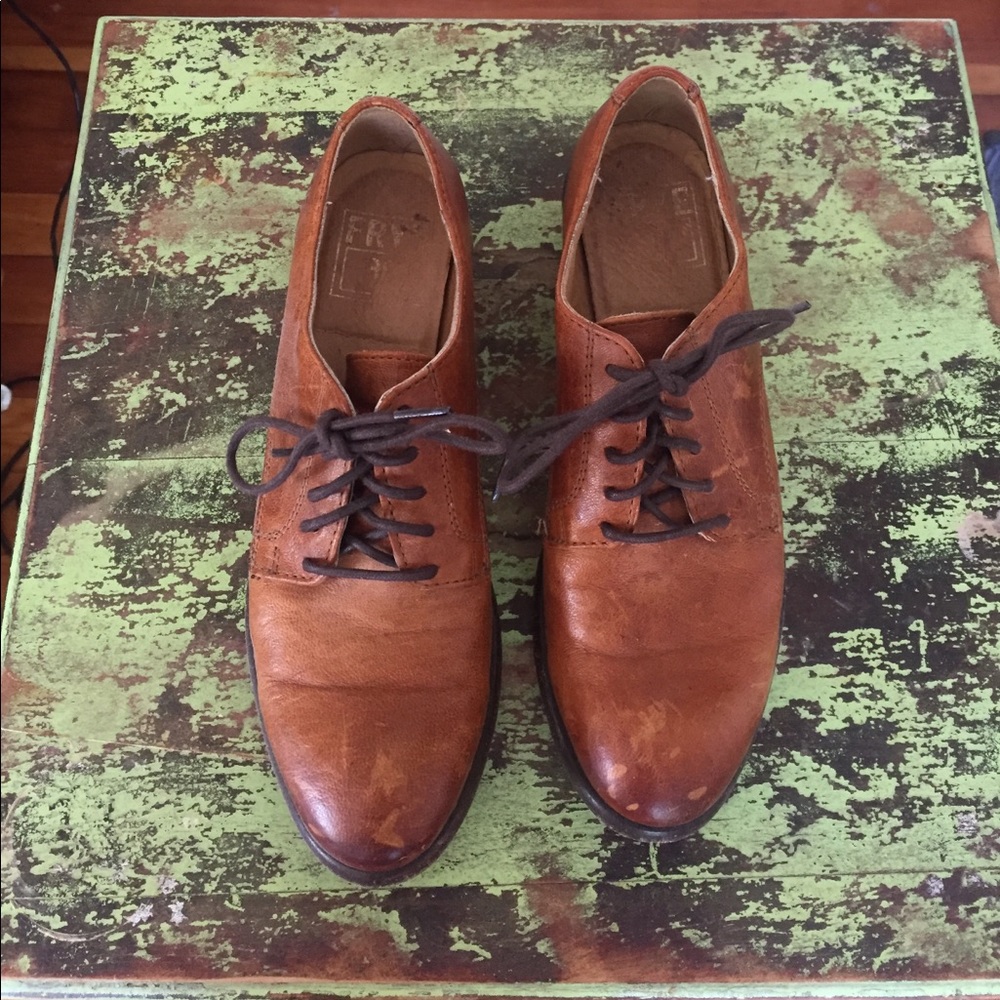Frye Carson oxford