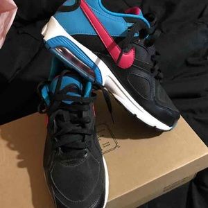 Nike air max go strong women size 7.