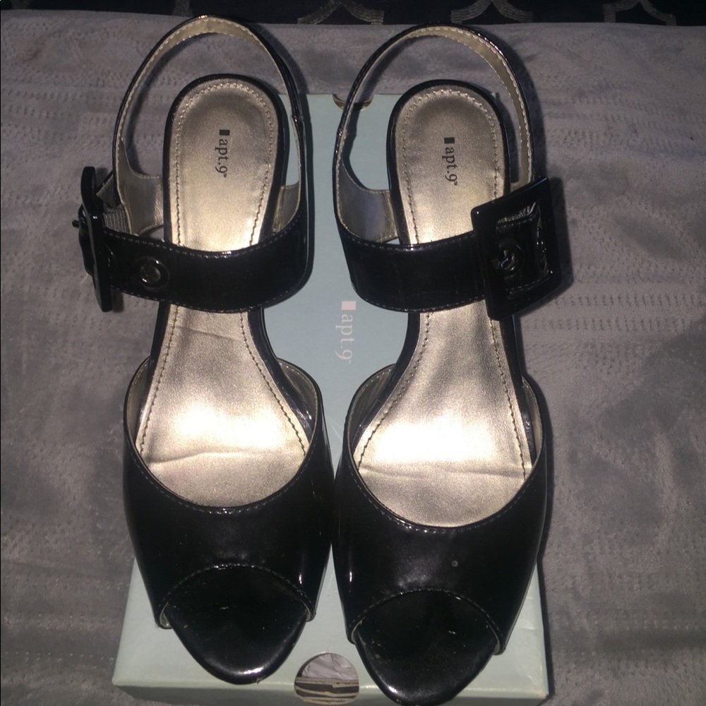Apt. 9 Patent Leather Wedge Sandals...size 8 1/2