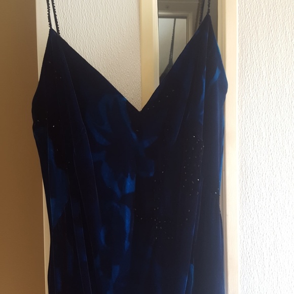 Formal Gown/Dress - Picture 3 of 4