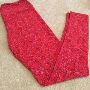 LuLaRoe TC Valentine’s Day leggings
