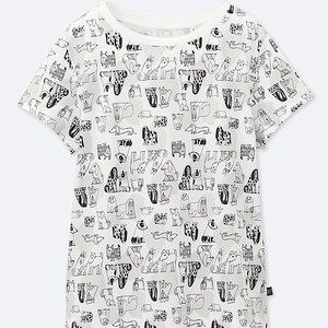 Uniqlo Graphic t-shirt with Dogs