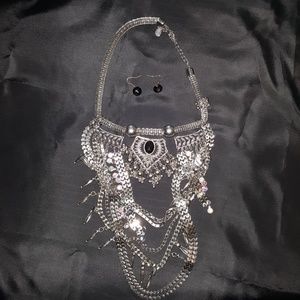 Beautiful Black and Silver Necklace Set