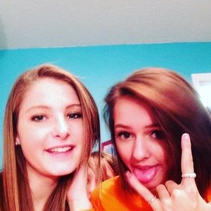 Meet your Posher, Abigail