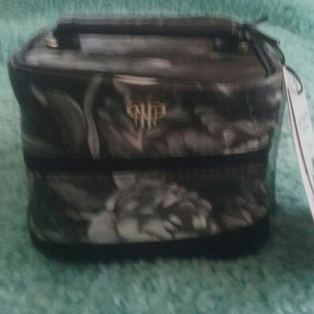 SOLD. PurseN Weekender Jewelry Case