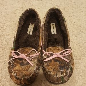 Airwalk camo slippers