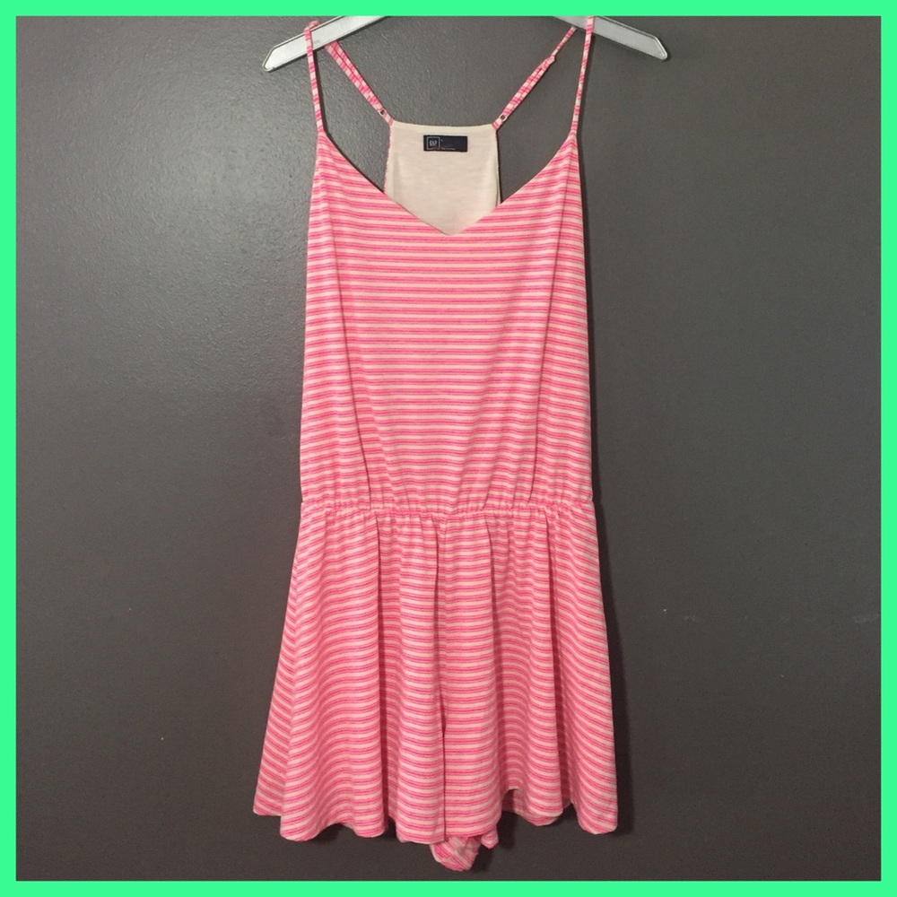 🤩SUMMER FUN🤩Soft,Adorable Fully Lined Gap Romper - Picture 2 of 5